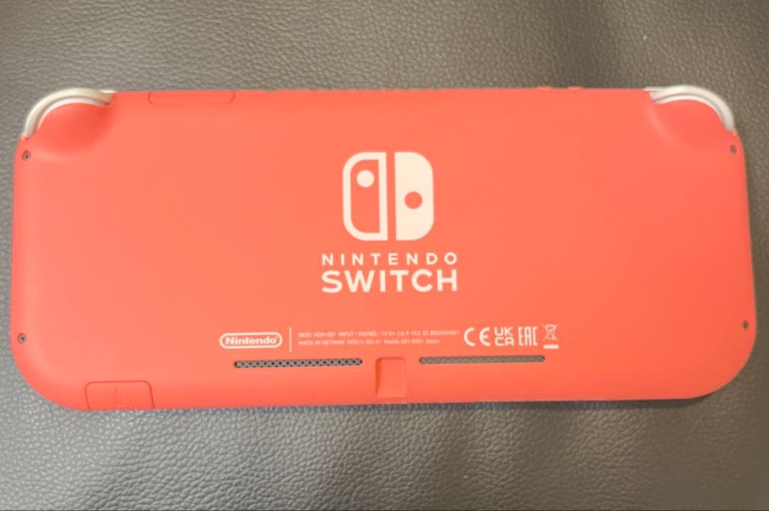 Nintendo Switch Lite コーラル