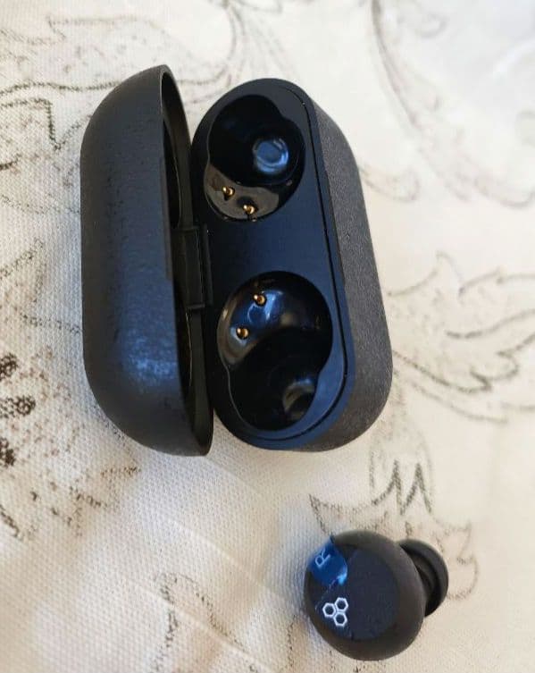 【美品】final ワイヤレスイヤホン ZE3000SV