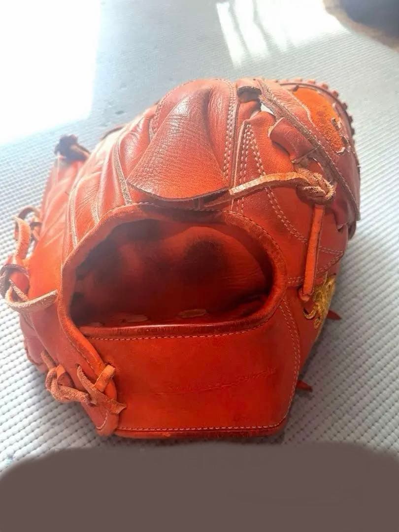 硬式投手用グローブ