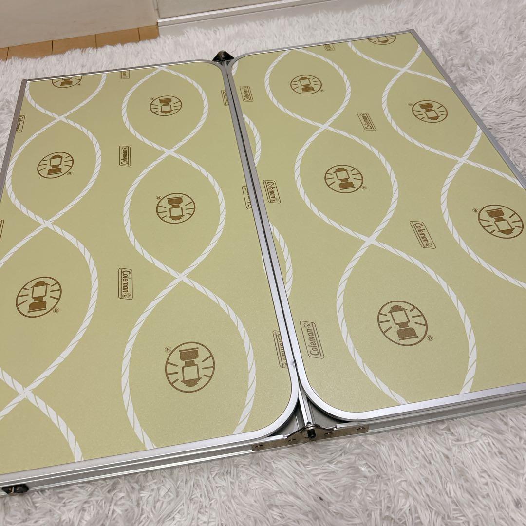 廃盤品　Coleman コールマン スリム四折テーブル　コールマンランタン柄