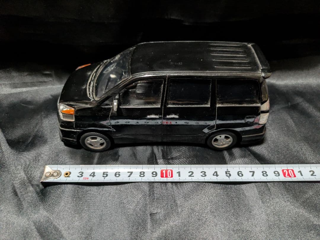 トヨタ　ヴォクシー　カラーサンプル　1/24