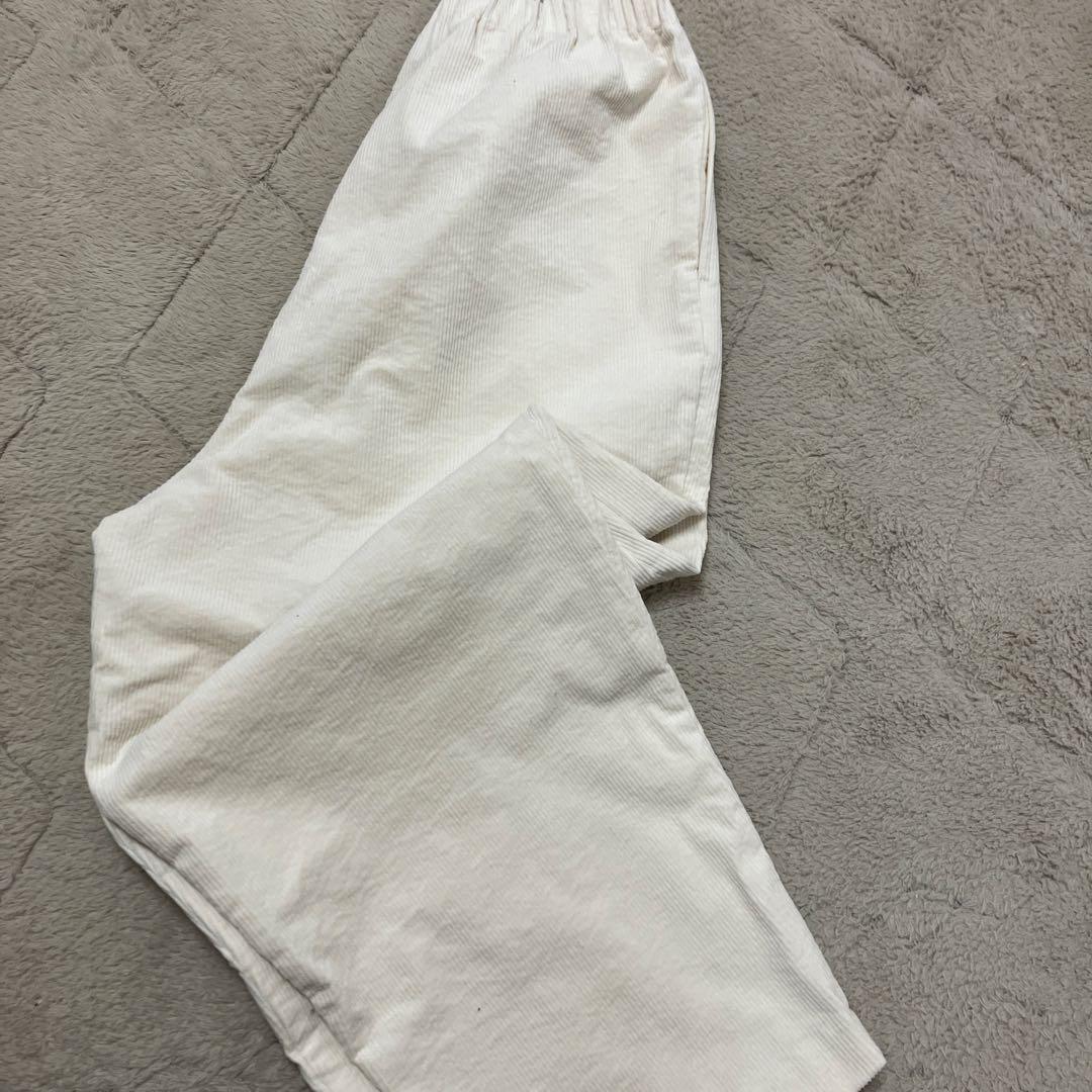 新品未使用かぐれコーデュロイテーパードパンツ　アイボリー