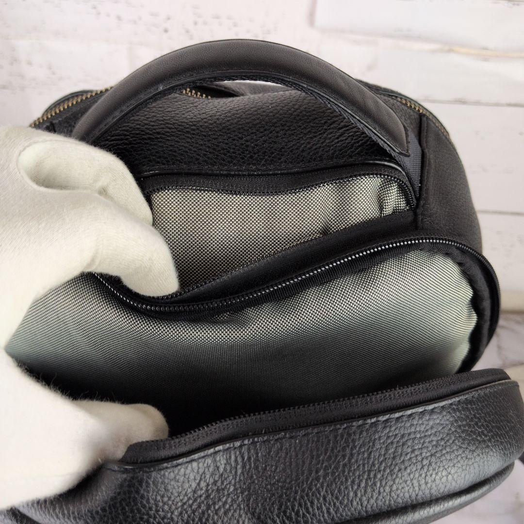 【極美品】コールハーン☆現行　A4　シボ革　2室　収納ポケット多　ビジネス