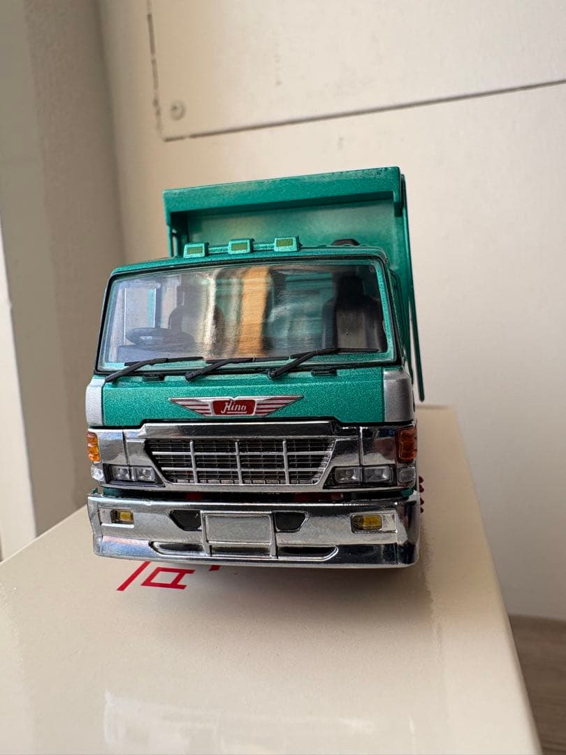 DBGT 1/64 日野 スーパードルフィン ダンプ トラック ミニカー　モデル