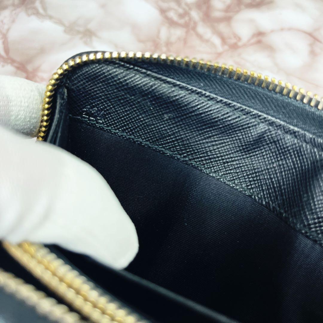 【極美品】PRADA ラウンドファスナー 長財布85