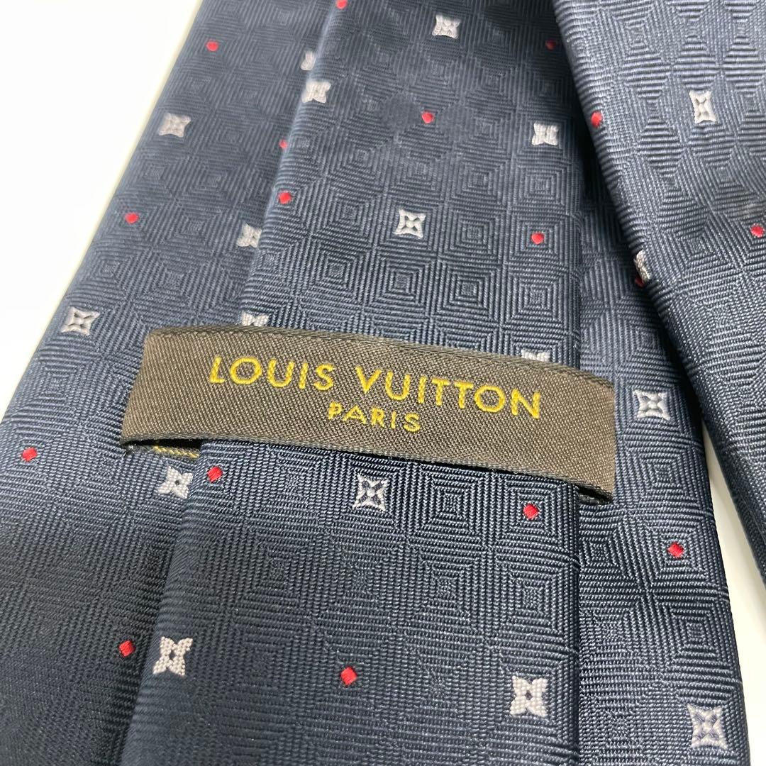 わ*ん様 LOUIS VUITTON ネクタイ　ネイビー