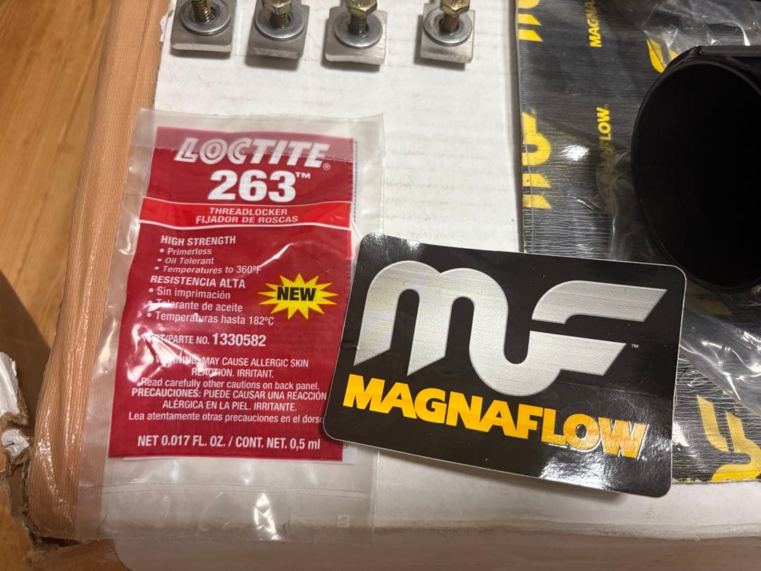 Magnaflow ブラック マフラー