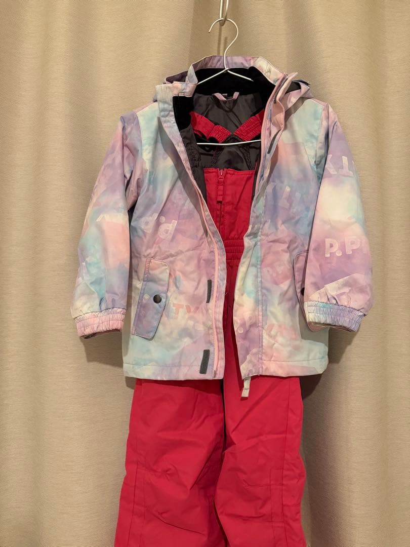 スノーボードウェアとスノーブーツ、ソックス、ニット帽セット110サイズ ピンク