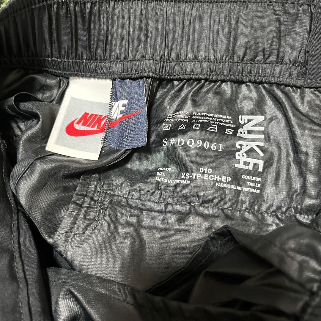 ✨レア✨sacai × NIKE ブラックカーゴ　ナイロンパンツ　レディース