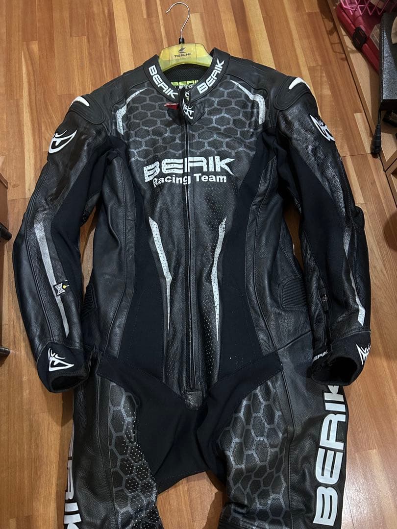 BERIK RACE-DEP 2.0 レーシング革ツナギ 54