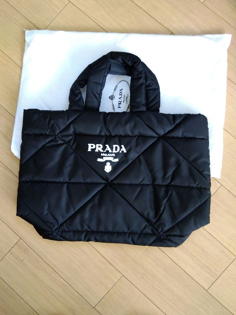 Prada キルティングトートバッグ ノベルティ