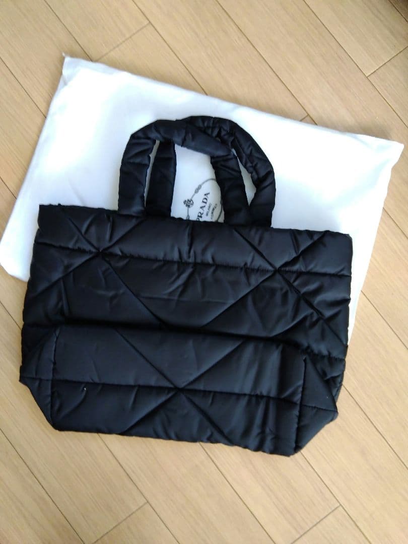 Prada キルティングトートバッグ ノベルティ