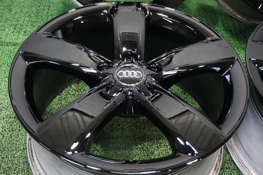 アウディ純正　カスタムブラックエディション A1 A4 A5 A6 Q5