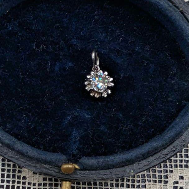 アンティーク　リメイク　オールドマインカットダイヤの一粒チャーム　　１８金