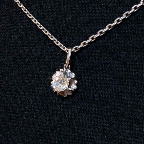 アンティーク　リメイク　オールドマインカットダイヤの一粒チャーム　　１８金