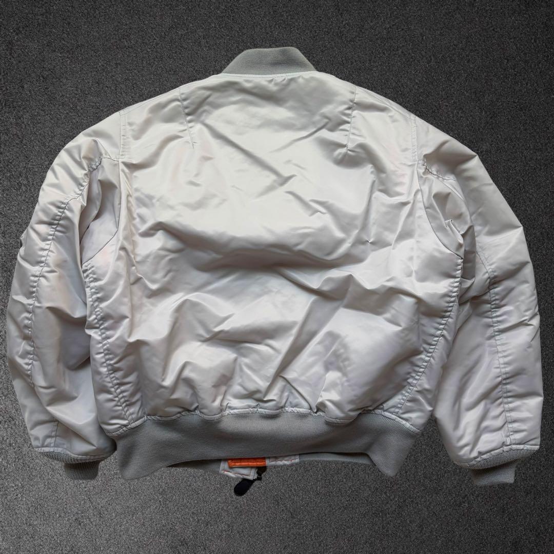 極美品XL✨ BEAMS MA-1 リラックスフィット 中綿ジャケット シルバー