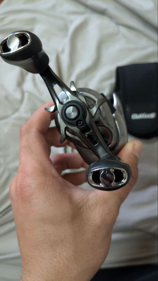 Scorpion DC ベイトリール シルバー