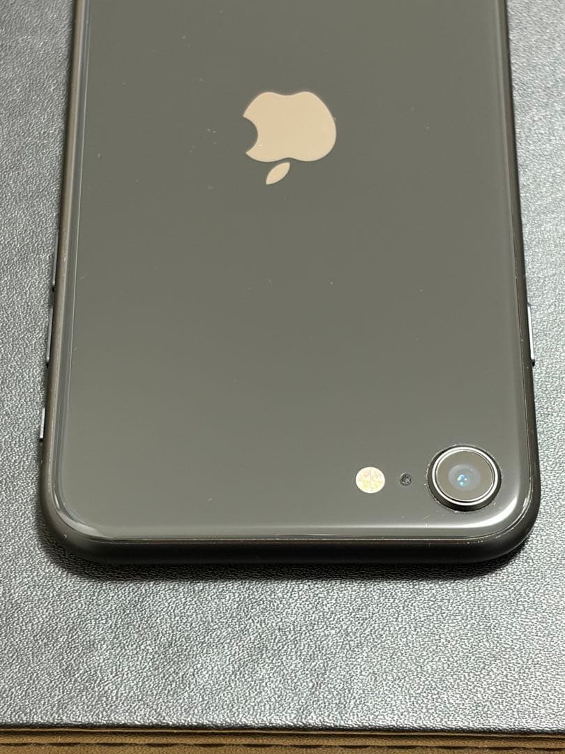 美品　iPhone SE 第二世代　③