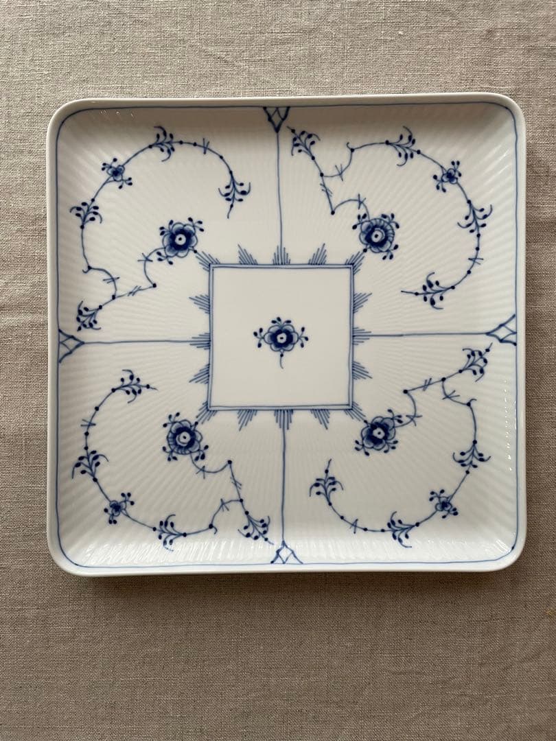 【新品】ロイヤルコペンハーゲン スクエアデイッシュ プレイン 20cm ２枚