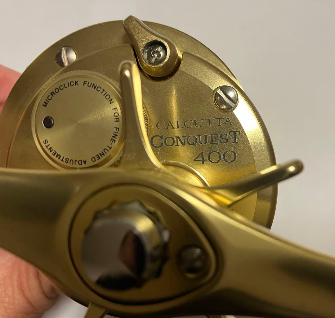 シマノ01カルカッタコンクエスト 400 RH444 ベイトリール 右ハンドル