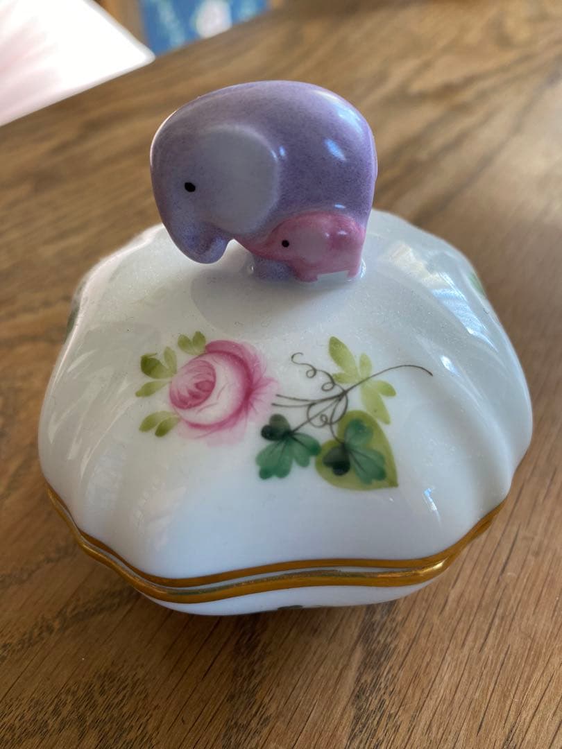 ヘレンド　ウィーンの薔薇　ボンボニエール象の小物入れ