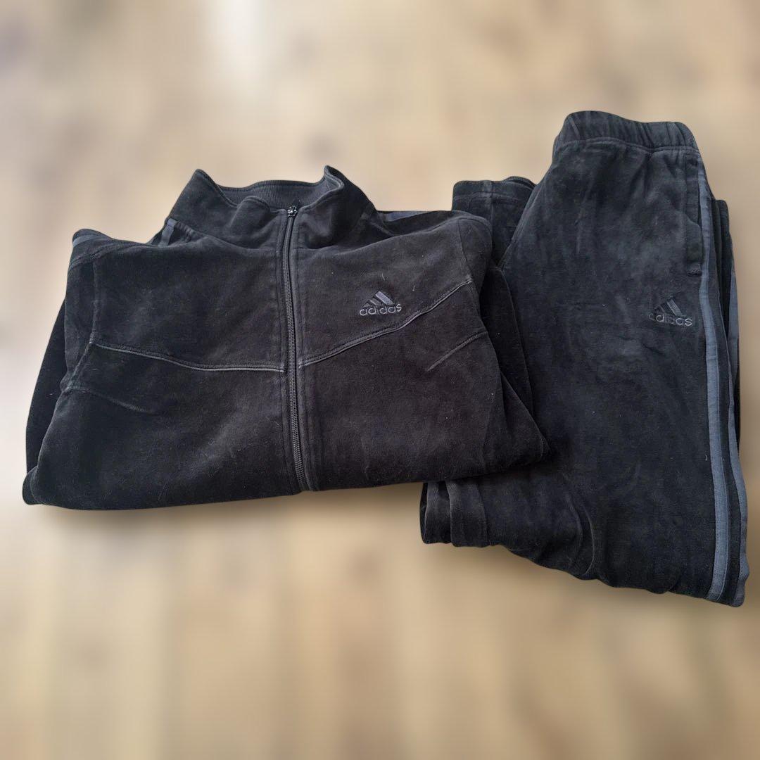 adidas 黒 ベロアジャージ　セットアップ　上下Ｍサイズ