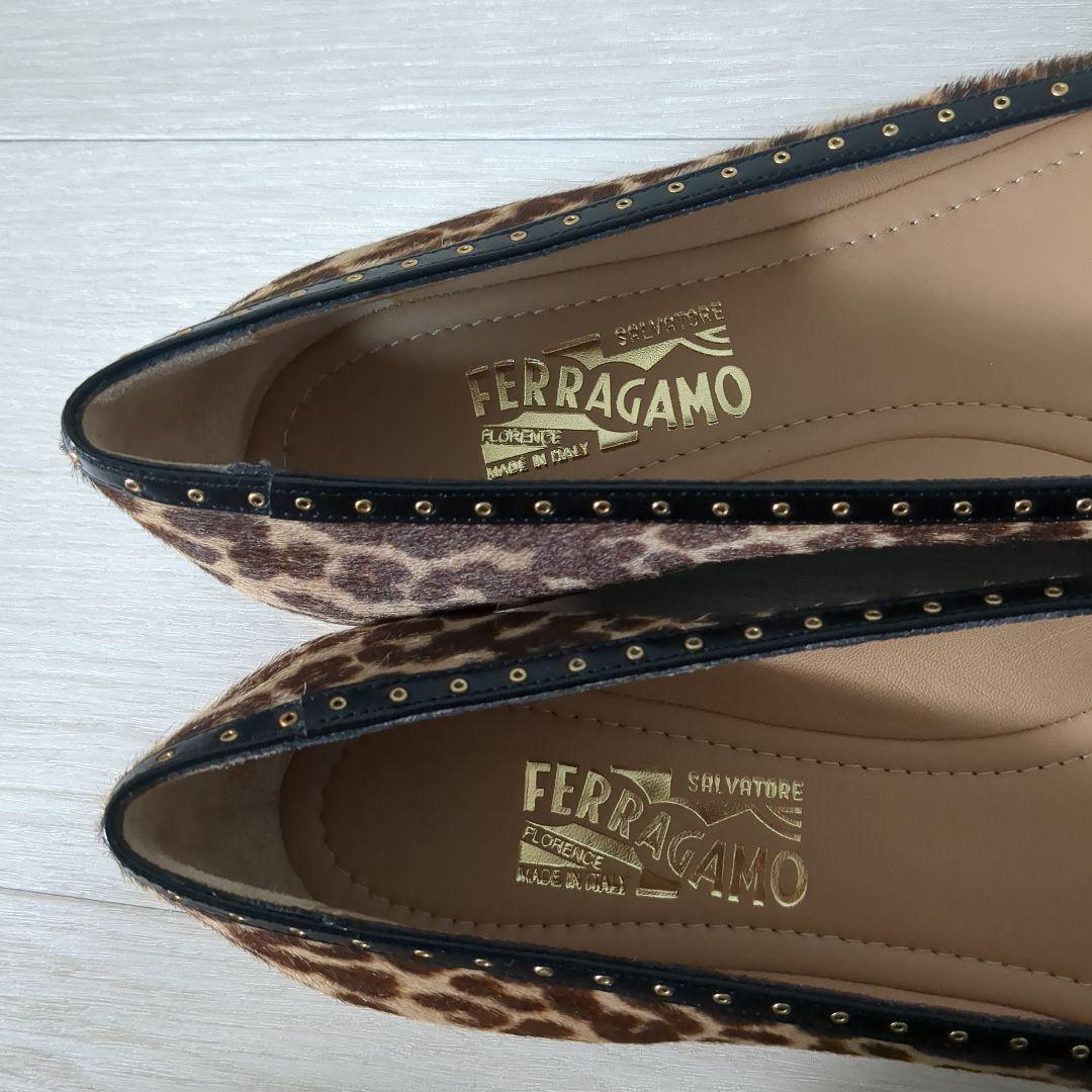 新品 フェラガモ レオパード柄 フラットシューズ 8