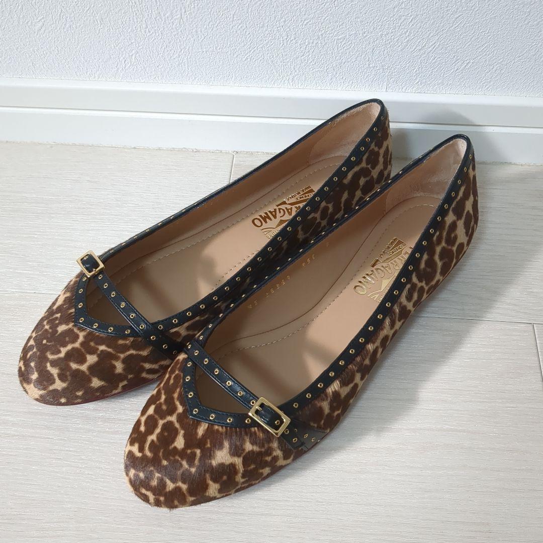 新品 フェラガモ レオパード柄 フラットシューズ 8