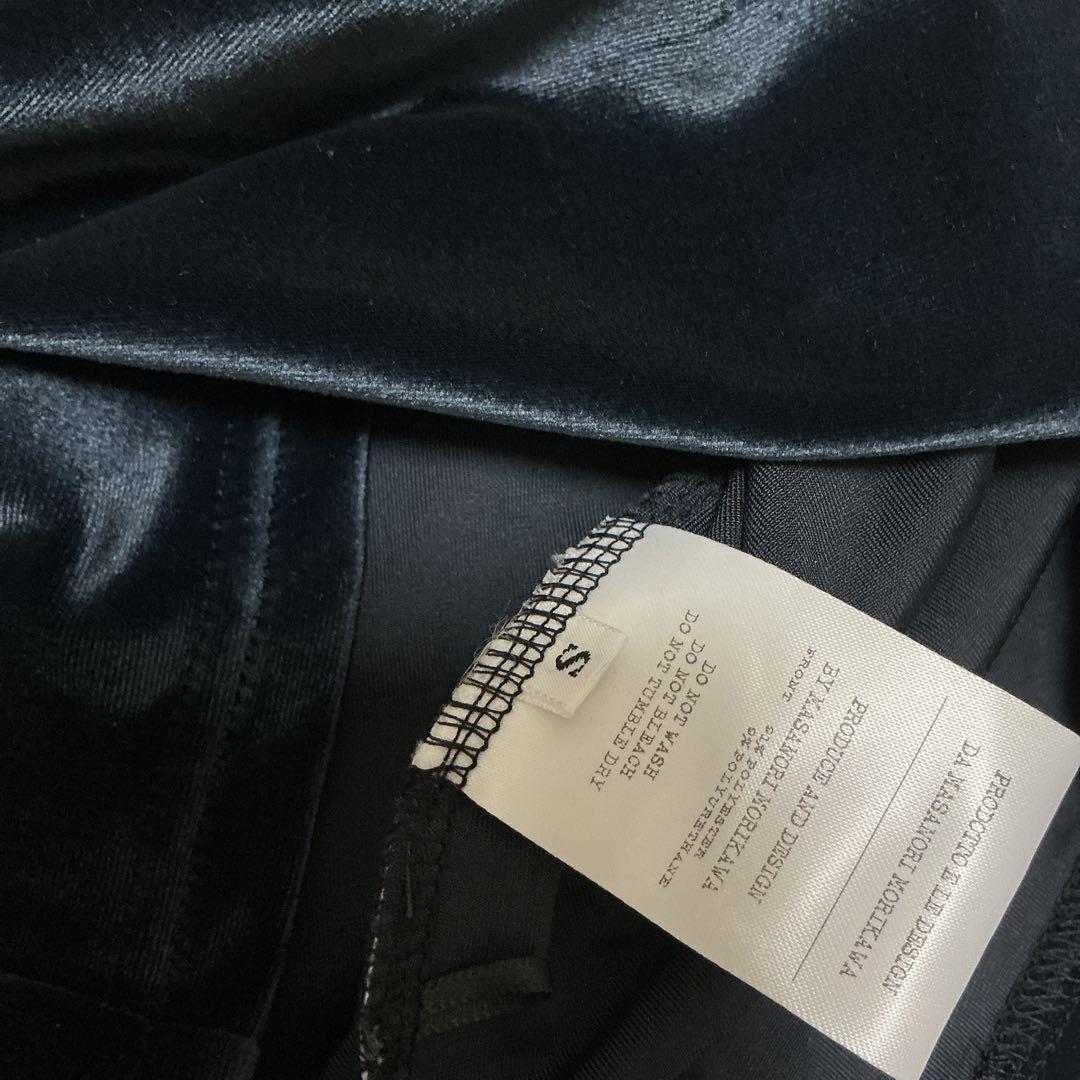 【即完売品】ベイシックス　トップス　ベロア