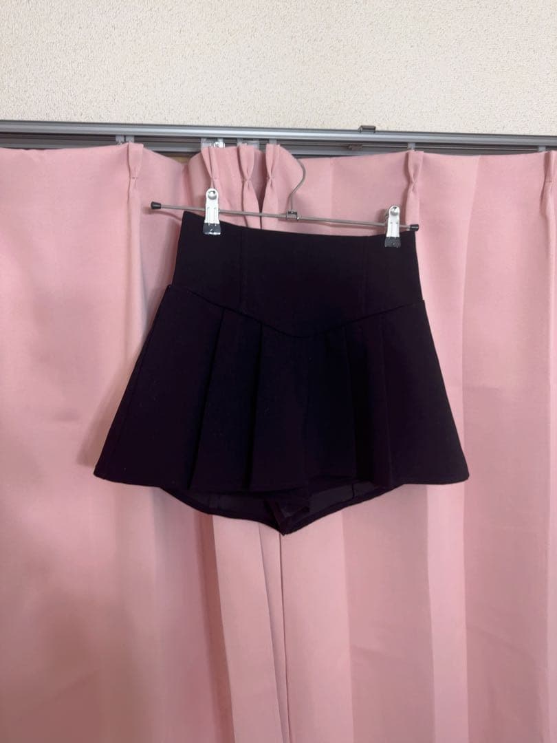 ダーリッチ黒スカート