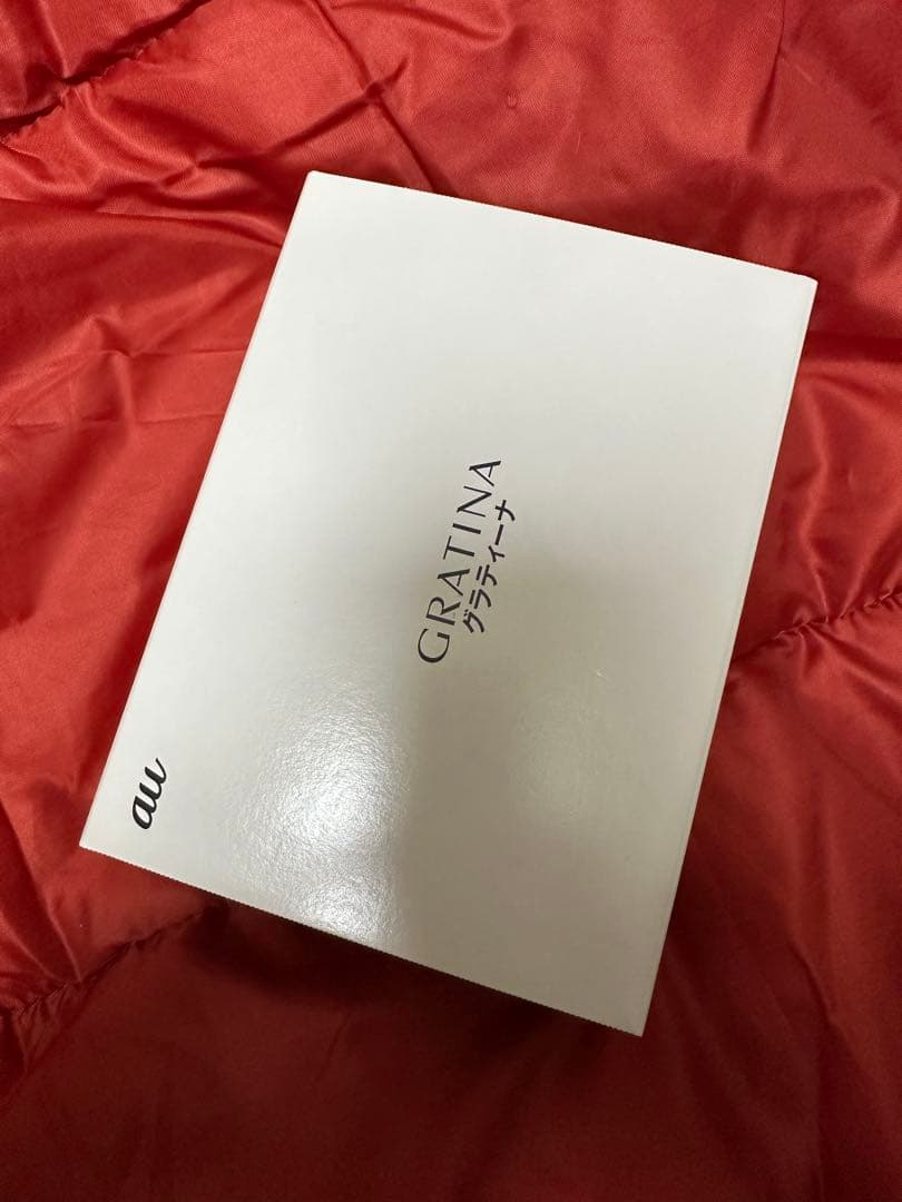 au KYF39 GRATINA 本体ブラック