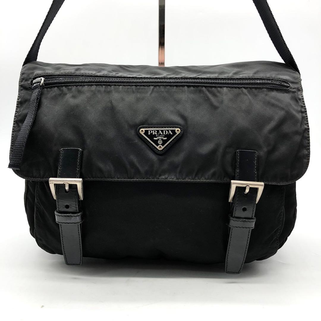 プラダ ショルダーバッグ 三角ロゴ シルバー金具 ベルト ナイロン レザー 黒