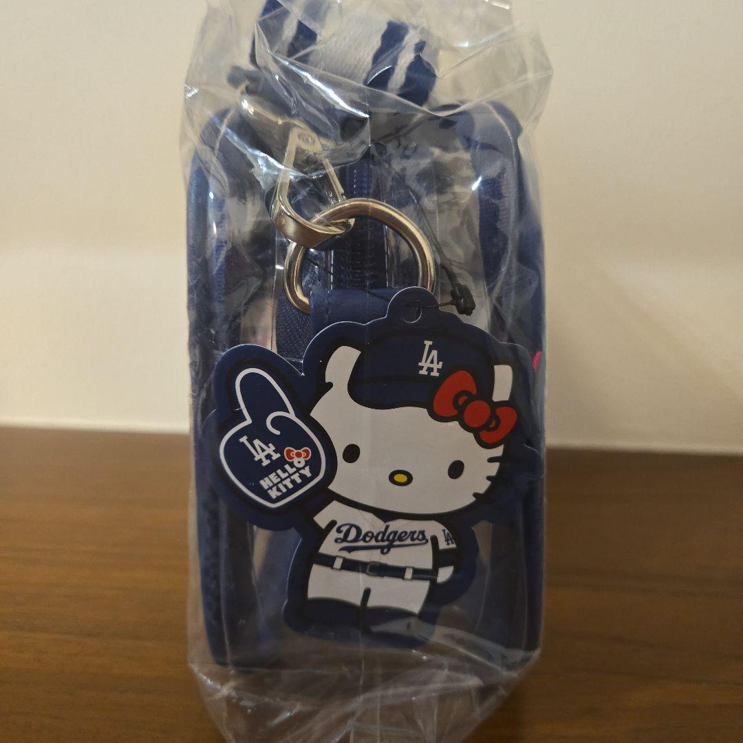 ドジャース×ハローキティコラボクロスボディバッグ　8/5限定非売品