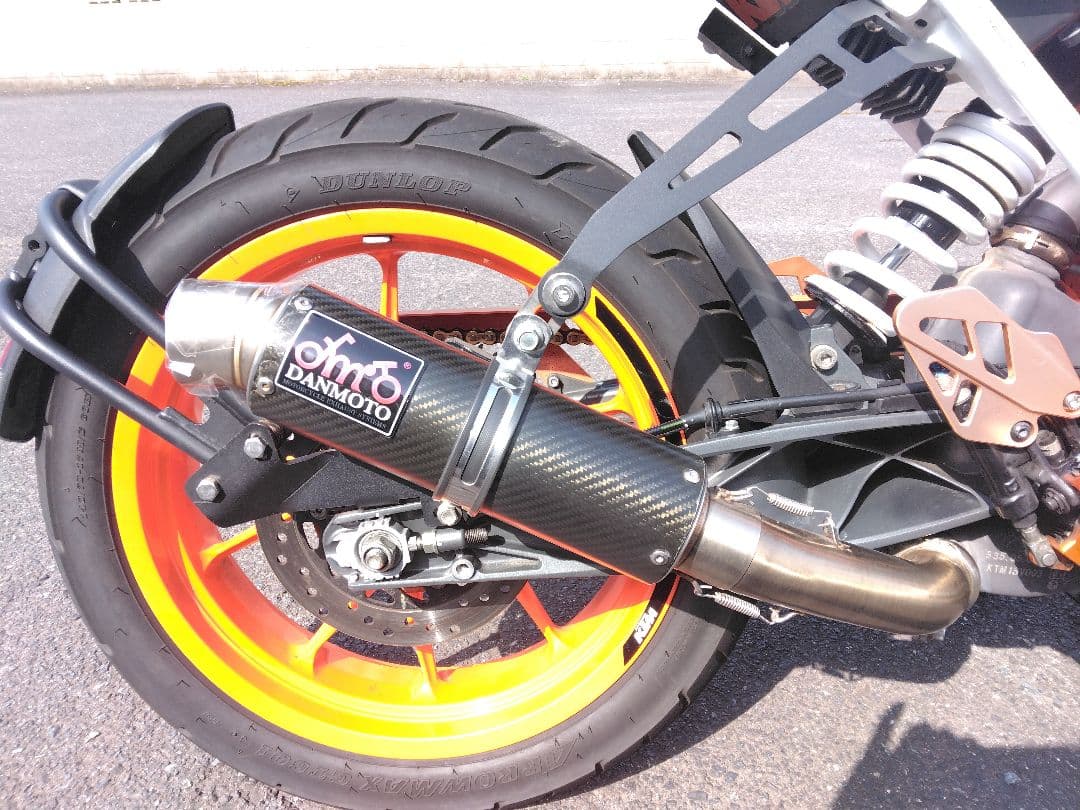 LCI KTM 250 390 DUKE用カーボンスリップオンマフラー