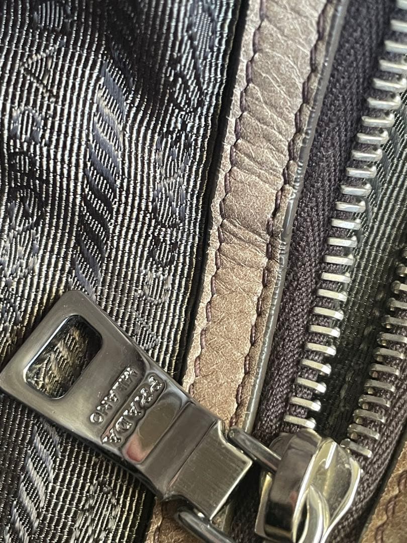 バッグ 00s prada archive leather bag y2k