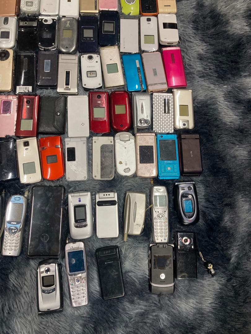 大量 147台 まとめ売り ジャンク ガラケー 携帯電話