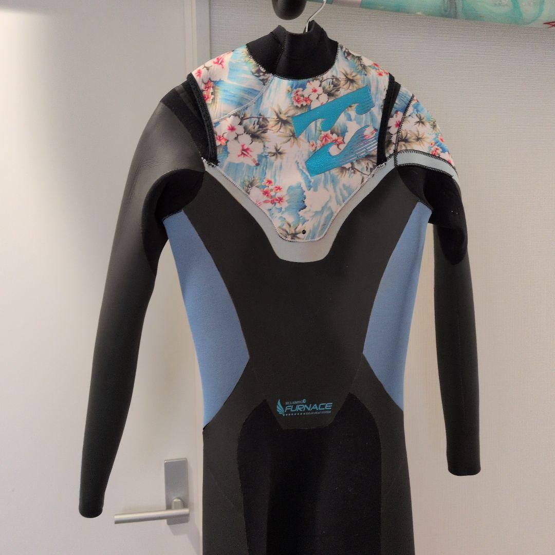 BILLABONG フルスーツ ブラック/ブルー/フラワーお値下げ中