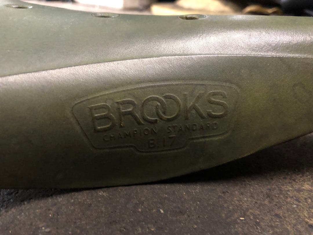 BROOKS B17 グリーンサドル