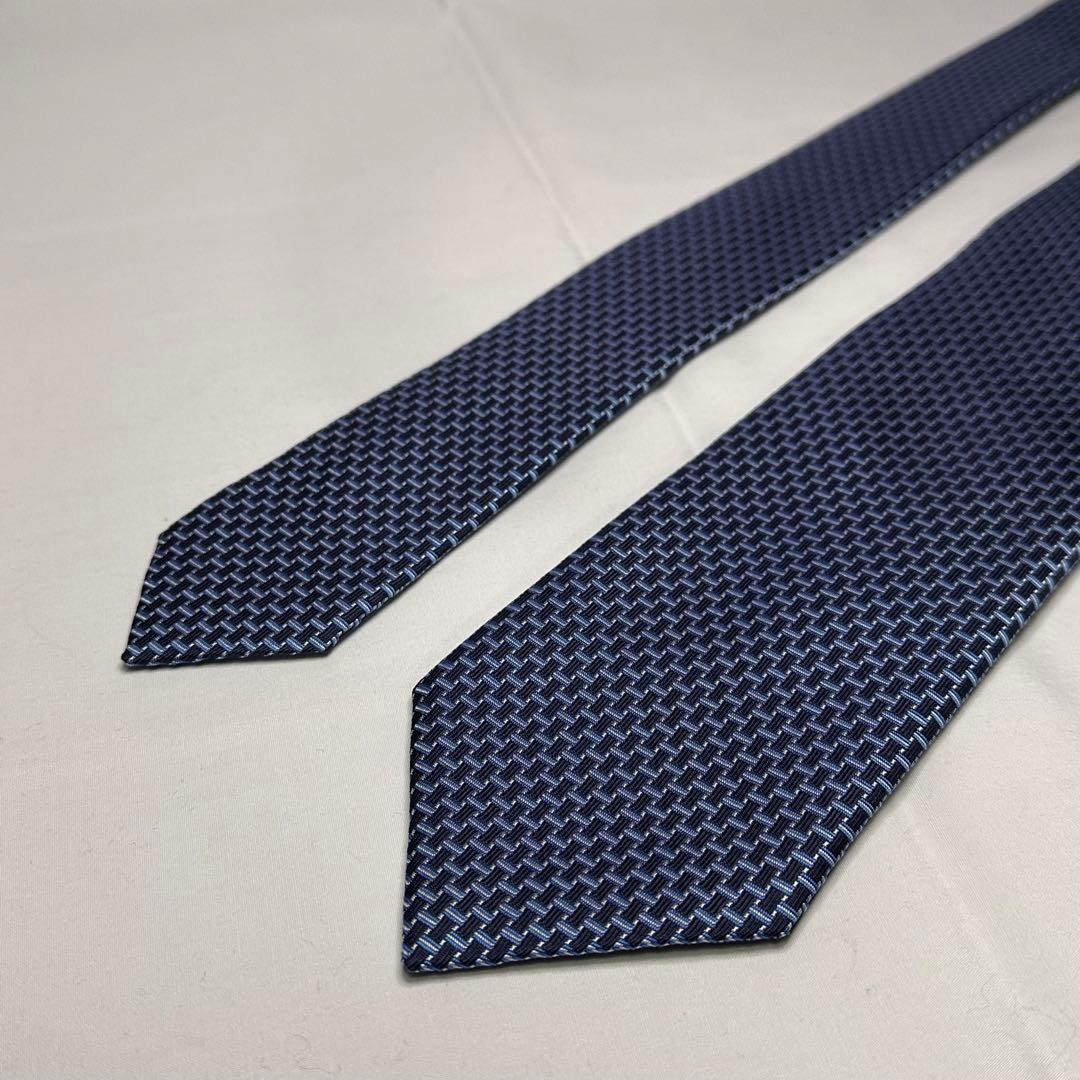 新品タグ付☆ブリオーニ☆ネクタイ☆ネイビー☆ブルー☆パターン☆ソリッド☆683