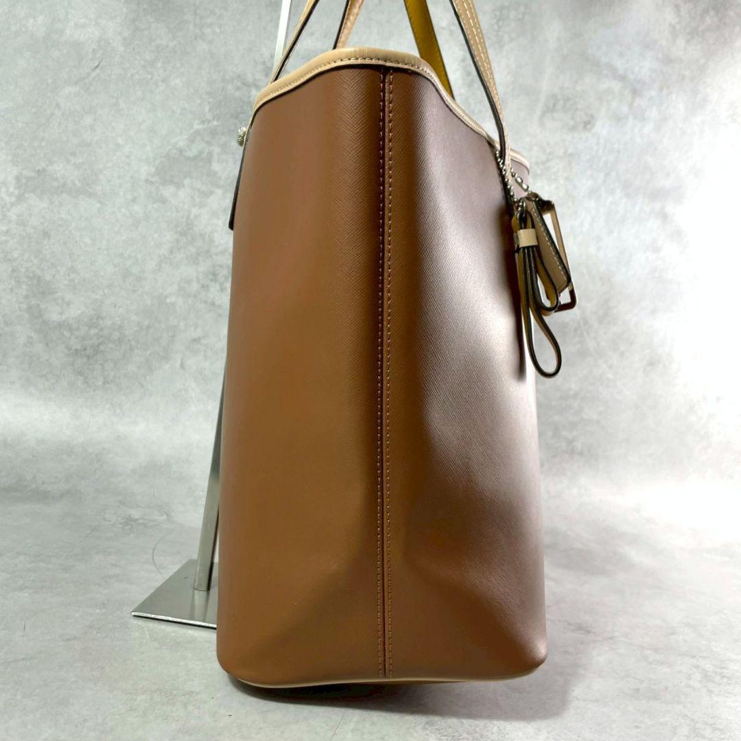 極美品 コーチ トートバッグ ビジネスバッグ A4可 PVC レザー ブラウン