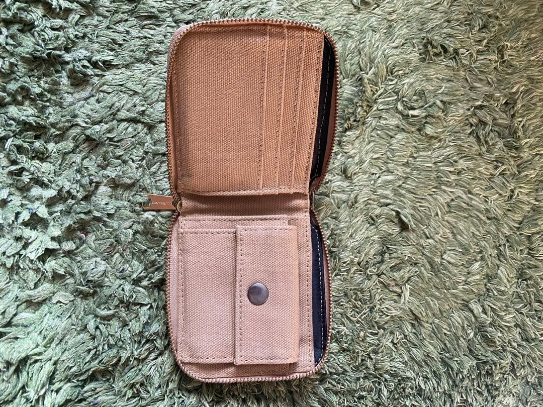 【あう】カーハート　carheart 財布　二つ折り財布