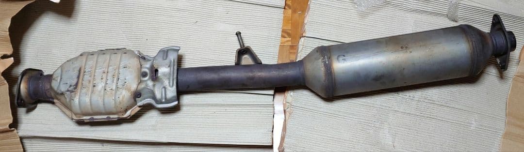 [送料込み]　アルテッツァ　センターパイプ　純正