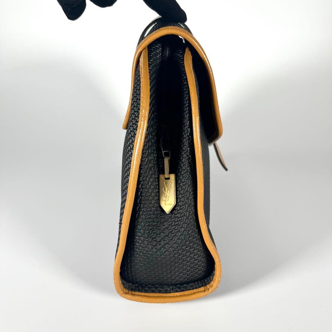 【美品】Yves Saint Laurent カサンドラロゴ　クラッチバッグ