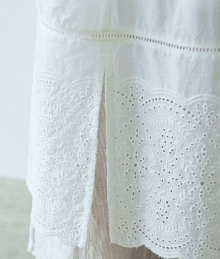 yuni ユニ カットワーク刺繍 ジャンパースカート ホワイト