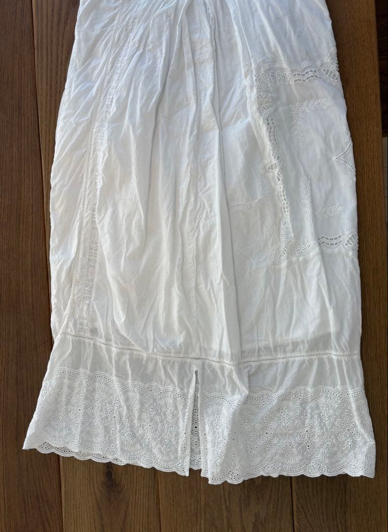 yuni ユニ カットワーク刺繍 ジャンパースカート ホワイト