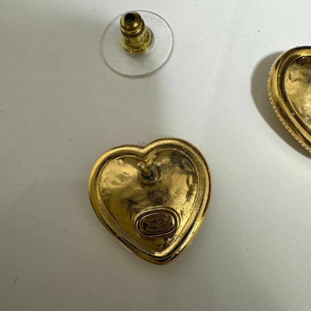 【即完売】CHANEL ゴールド ハート型ピアス 即発送可能