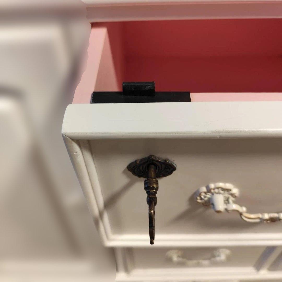 リュバンシュ ロココ アンティーク風 キー付 ホワイト洋服ダンス キャビネット