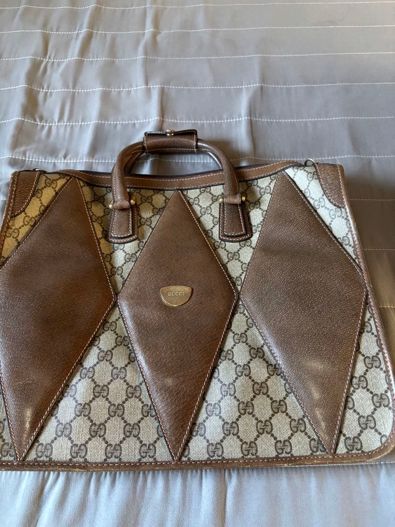Gucci ビジネスバッグ ダイヤモンドパターン
