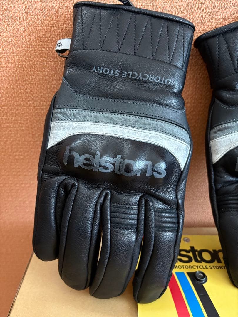 ヘルストン冬グローブ モトリモーダ