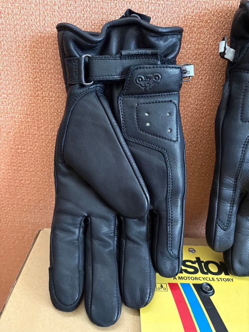 ヘルストン冬グローブ モトリモーダ